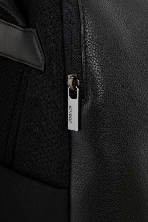 Kiroro Gero Backpack In Black