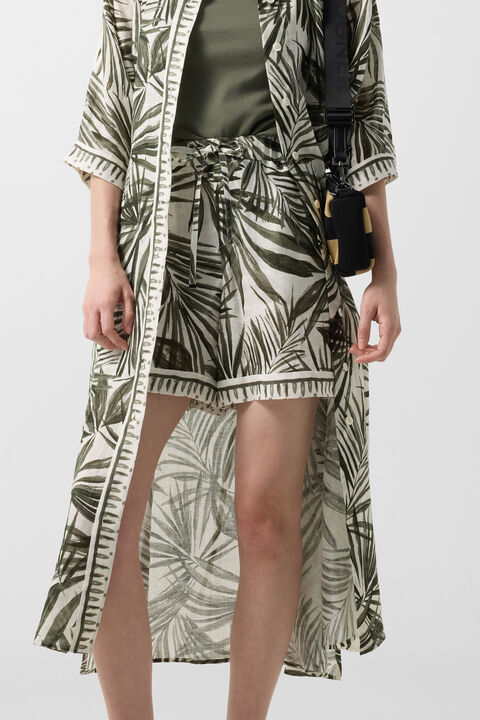 Carmel Linen Bermuda Shorts In Olive Green/Cream