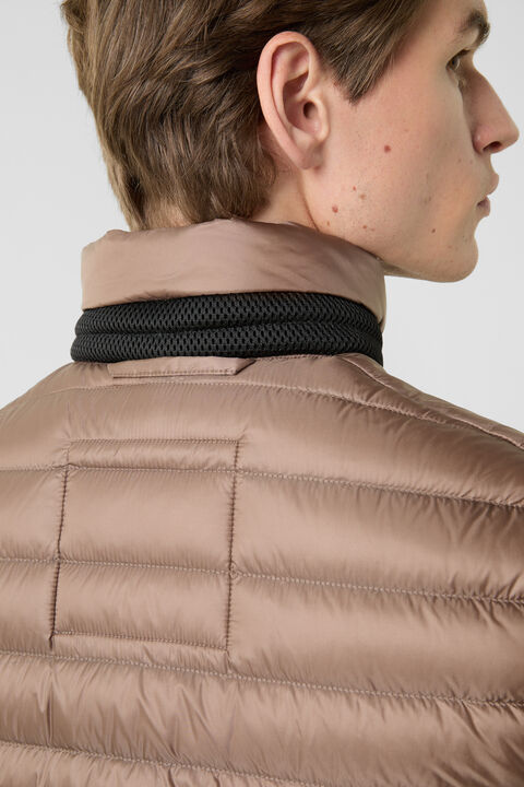 Lasse Lightweight Down Waistcoat In Mud