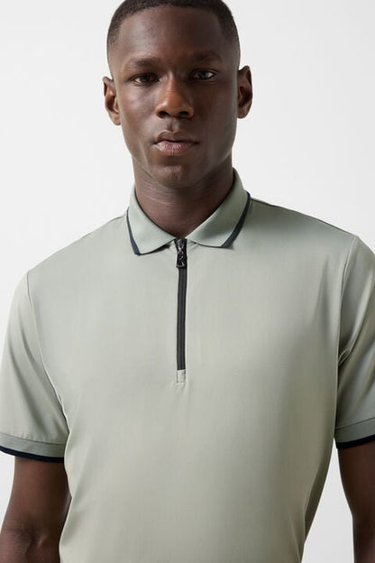 Cody Functional Short-Sleeved Top In Eucalyptus