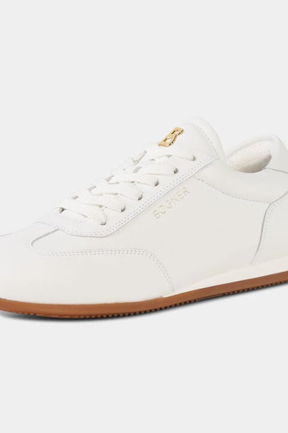 Valencia Trainers In White
