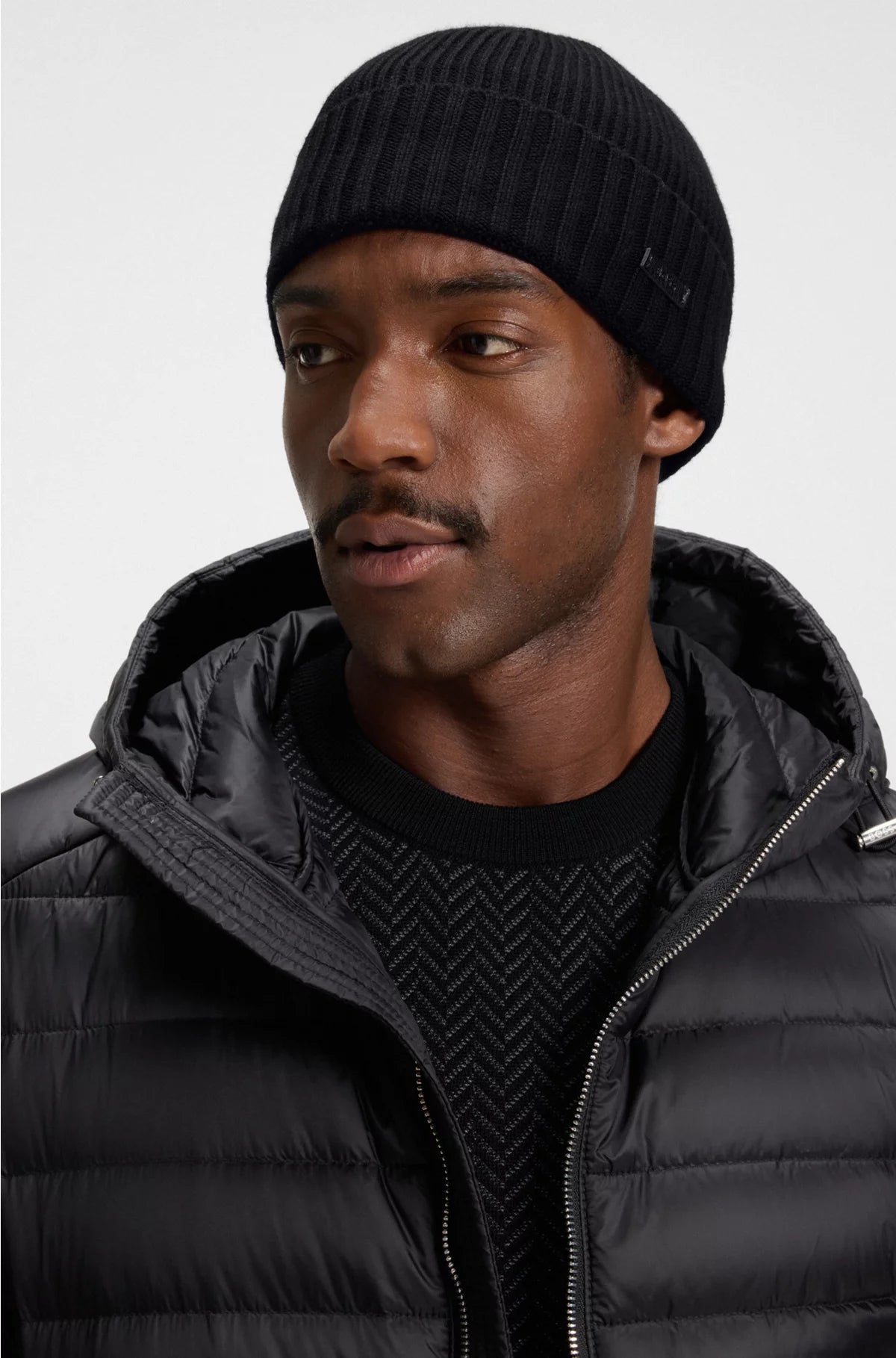 BEANIE HAT IN VIRGIN WOOL WITH LOGO PLAQUE